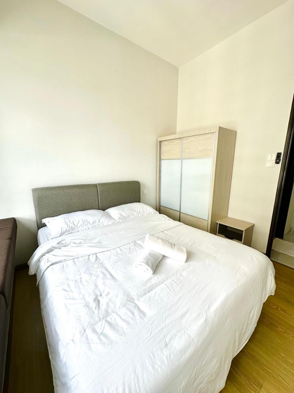 Apartment Danga Bay View 4 Pax